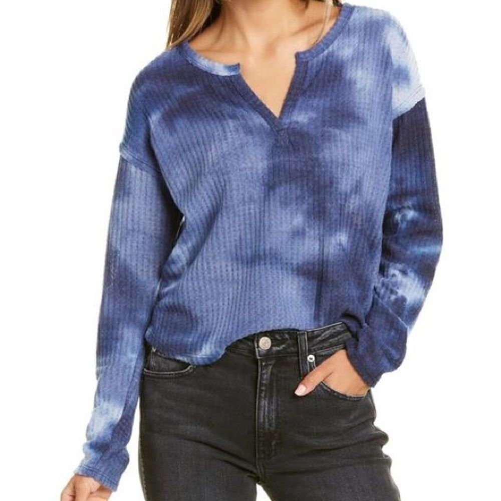 Socialite Women’s Navy Blue Notch Long Sleeve Knit Top Sizes Small, Large
